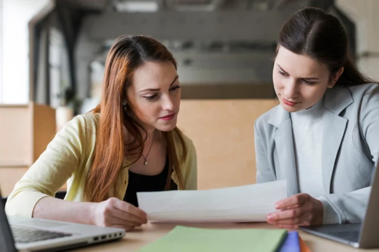 How Should a Research Paper Be Structured? Complete Guide