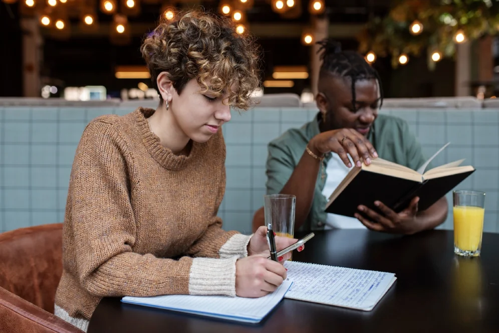 How to Write a Thesis Statement: Tips and Examples